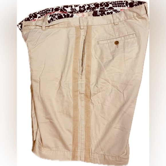 Tommy Hilfiger men's Hawaiian short
Size: Waist 38| EUC- - Picture 2 of 4